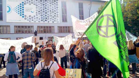 Fridays for Future demonstration in front of the 7th Heidelberg Laureate Forum.